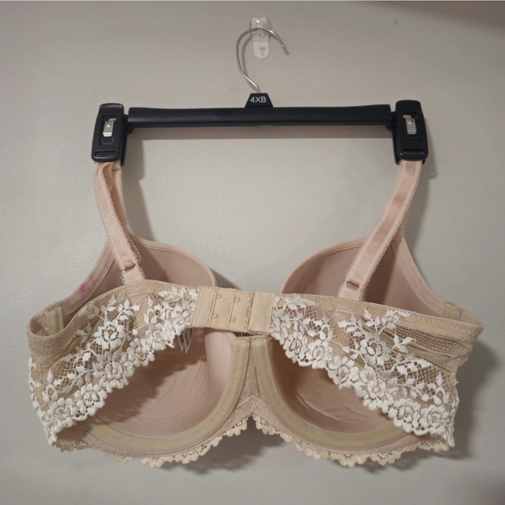 Wacoal Cream Lace Underwire Bra